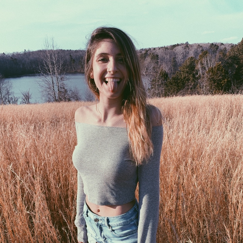 Meet your Posher, Elise